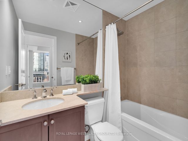 1108 - 628 Fleet St