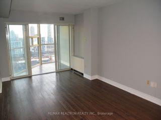 1809 - 705 King St W