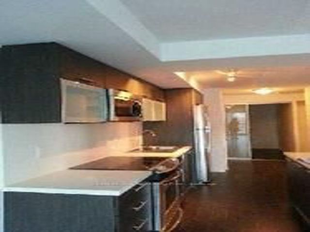 2016 - 386 Yonge St