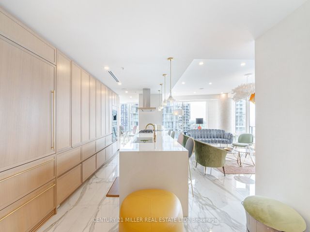 2705 - 180 University Ave