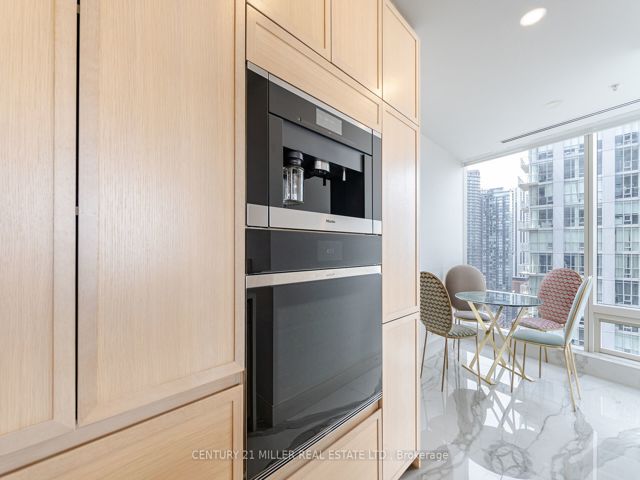 2705 - 180 University Ave