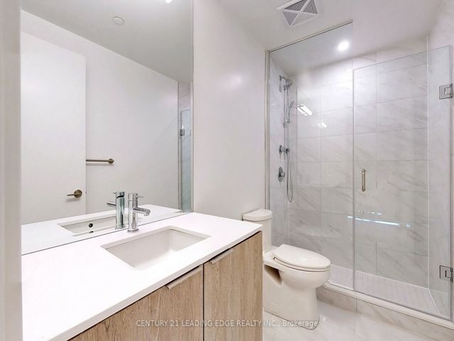 1002 - 15 Queens Quay E