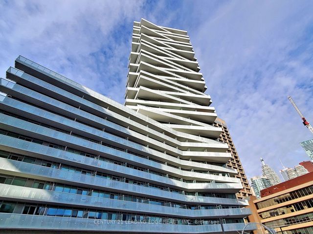 1002 - 15 Queens Quay E
