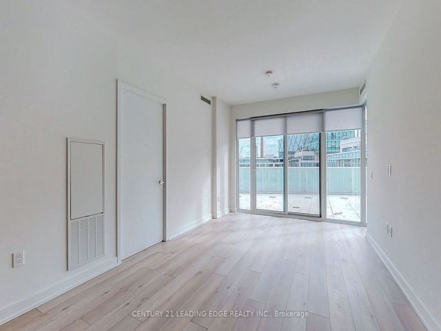 1002 - 15 Queens Quay E