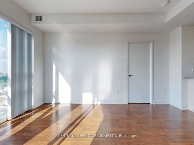 2206 - 5740 Yonge St