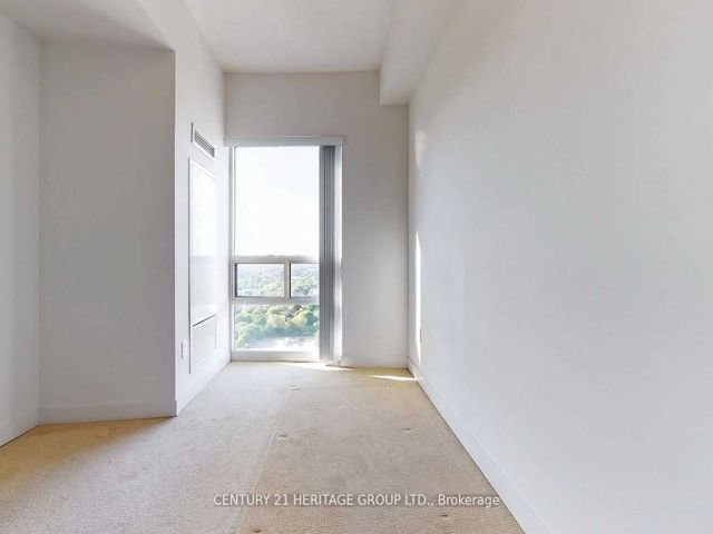 2206 - 5740 Yonge St