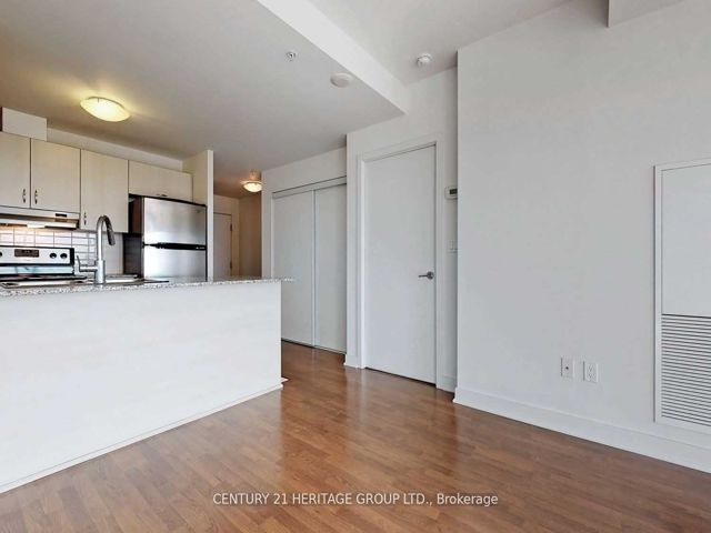 2206 - 5740 Yonge St