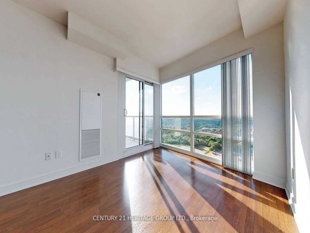 2206 - 5740 Yonge St