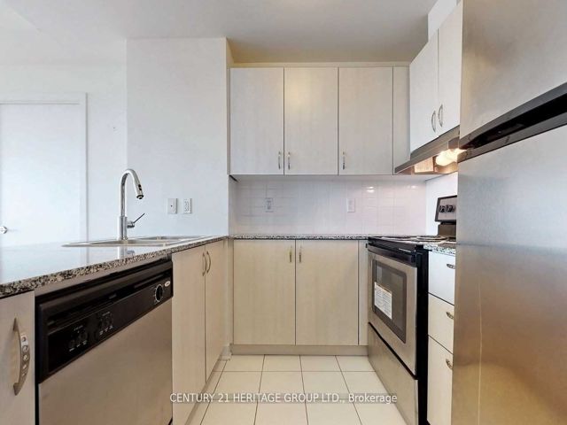 2206 - 5740 Yonge St