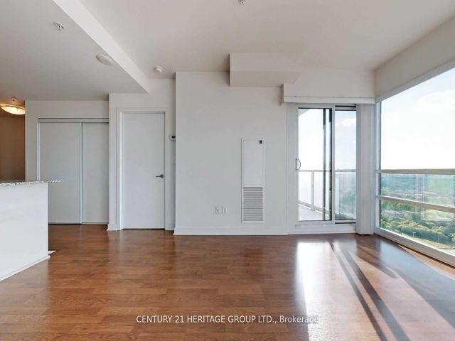 2206 - 5740 Yonge St