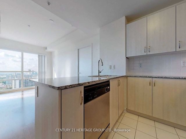 2206 - 5740 Yonge St