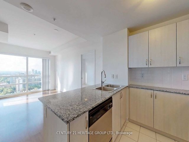 2206 - 5740 Yonge St
