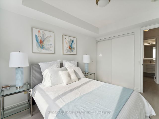 #1008 - 2 Clairtrell Rd