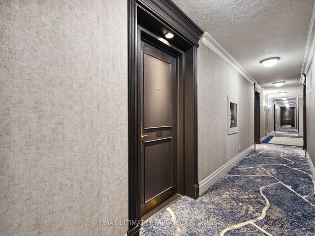 #1008 - 2 Clairtrell Rd