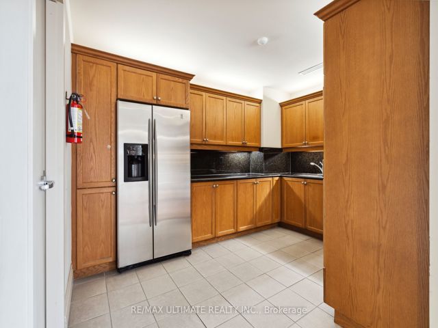 #1008 - 2 Clairtrell Rd