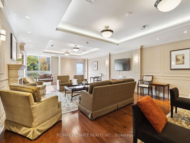 #1008 - 2 Clairtrell Rd