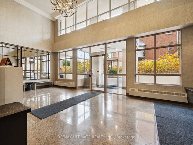 #1008 - 2 Clairtrell Rd