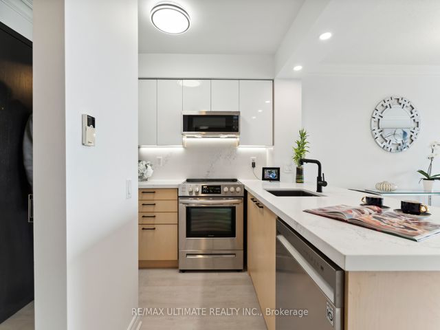 #1008 - 2 Clairtrell Rd