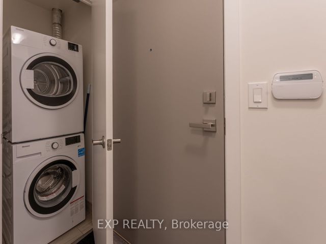 215 - 188 Fairview Mall Dr W