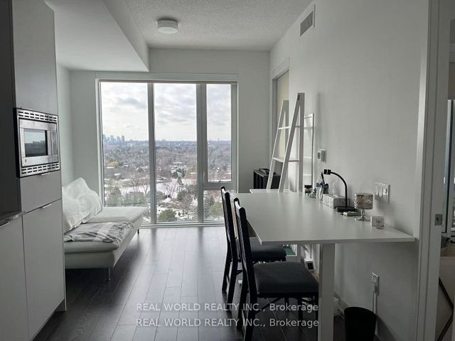 1221 - 20 O'neill Rd