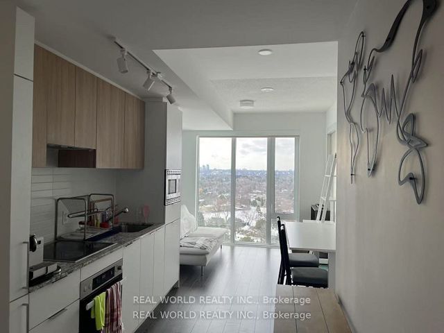 1221 - 20 O'neill Rd