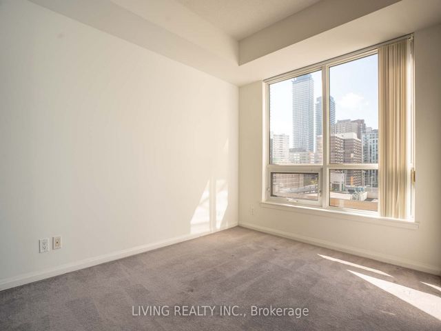 919 - 35 Hayden St