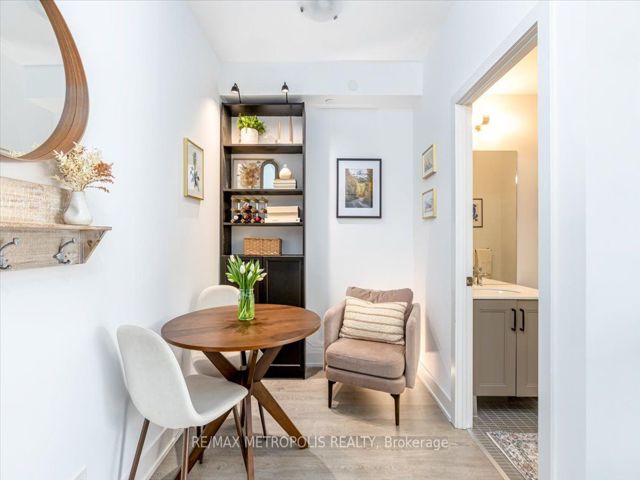 808 - 11 Lillian St