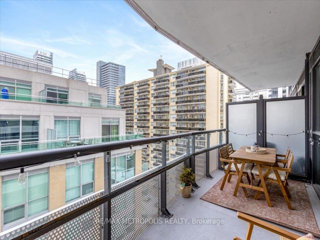 808 - 11 Lillian St