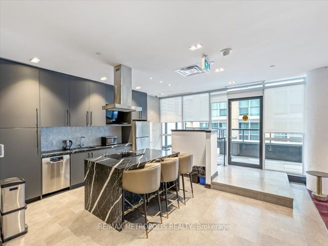 808 - 11 Lillian St