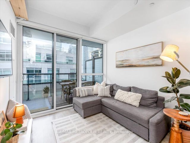 808 - 11 Lillian St