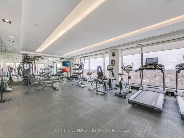 810 - 3018 Yonge St