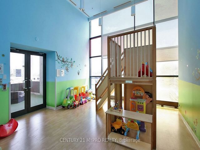 1101A - 19 Singer Crt