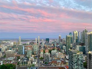 4005 - 159 Dundas St E