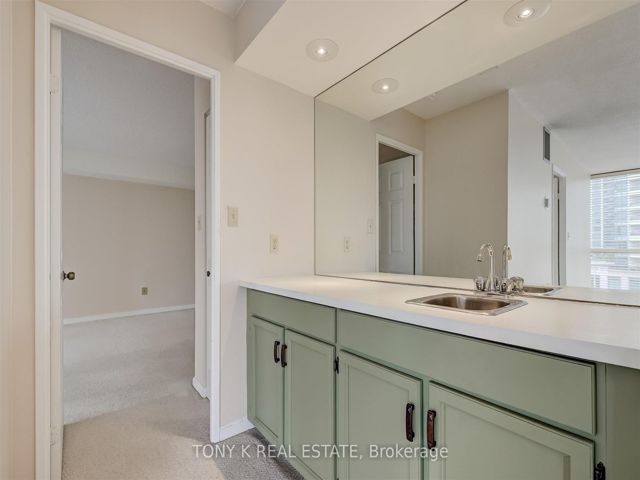 502A - 5444 Yonge St
