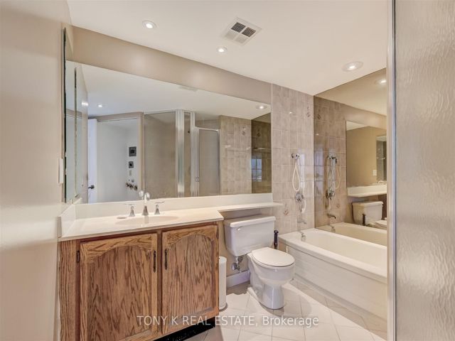502A - 5444 Yonge St