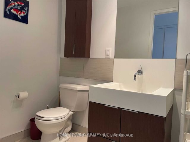 2910 - 110 Charles St E