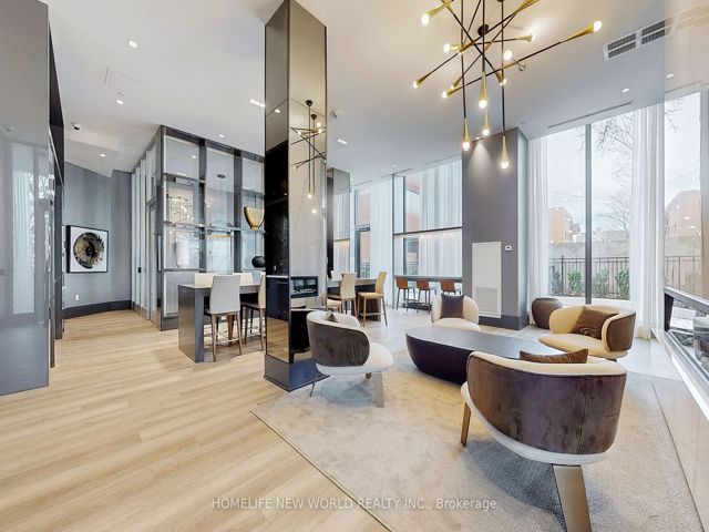 518 - 250 Lawrence Ave