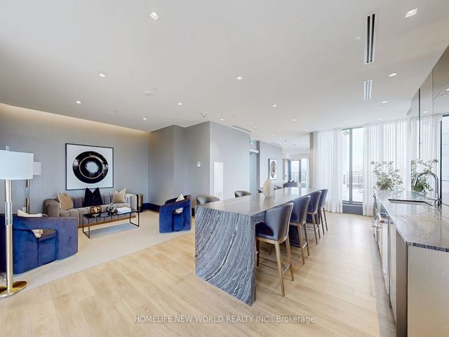 518 - 250 Lawrence Ave