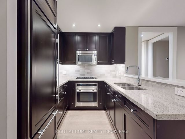 307 - 155 St Clair Ave W
