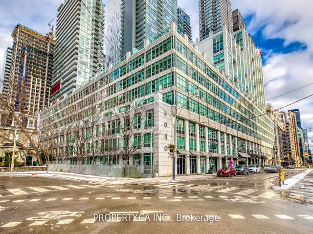 M12 - 350 Wellington St W