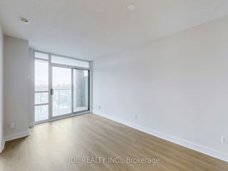 811 - 18 Harrison Garden Blvd