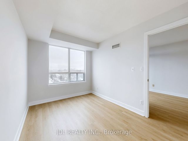 811 - 18 Harrison Garden Blvd