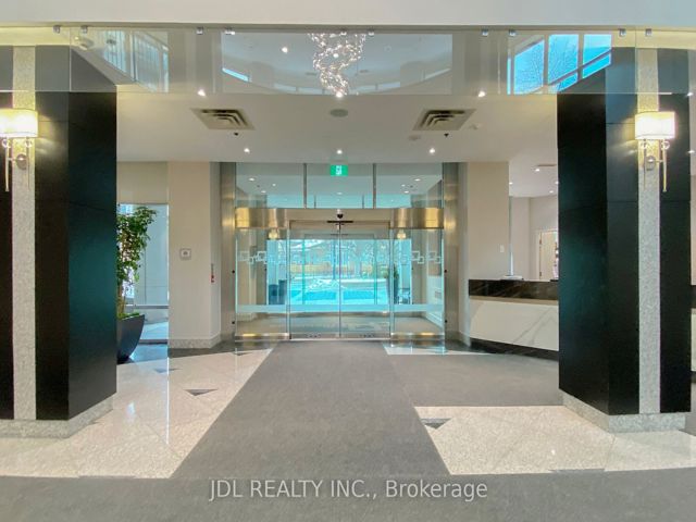811 - 18 Harrison Garden Blvd
