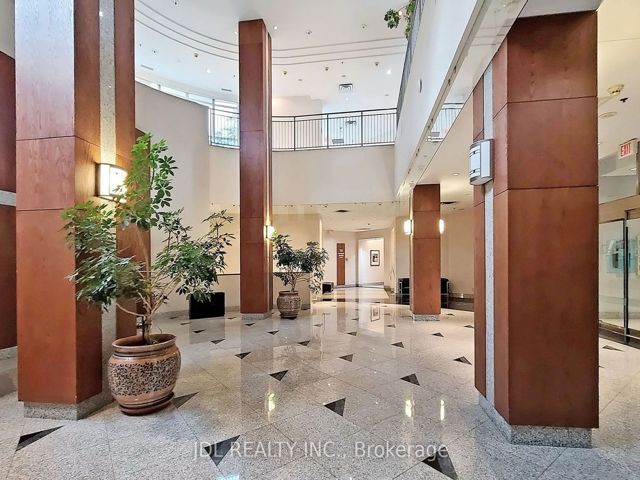 811 - 18 Harrison Garden Blvd