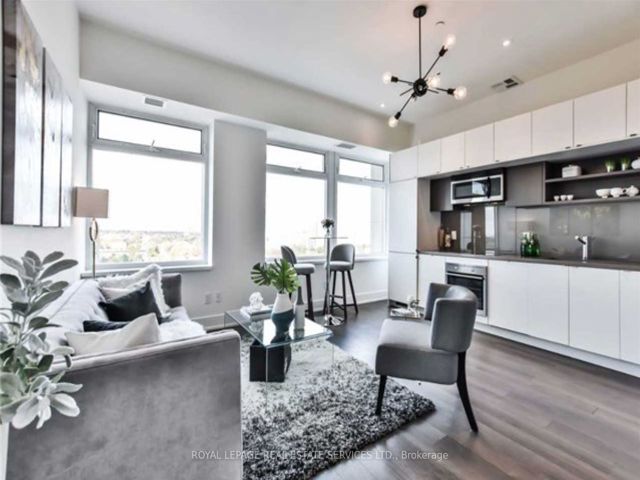 1522 - 111 St Clair Ave W