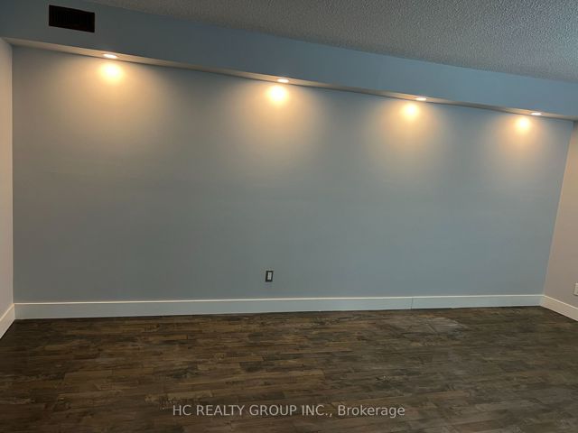 301 - 55 Wellesley St E