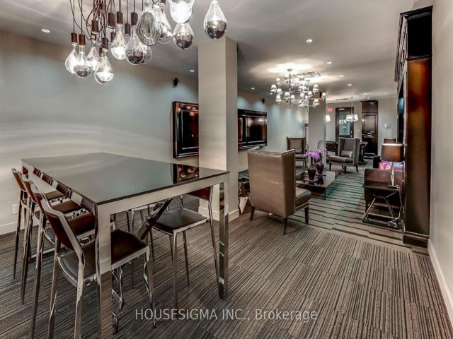 506 - 569 King St E