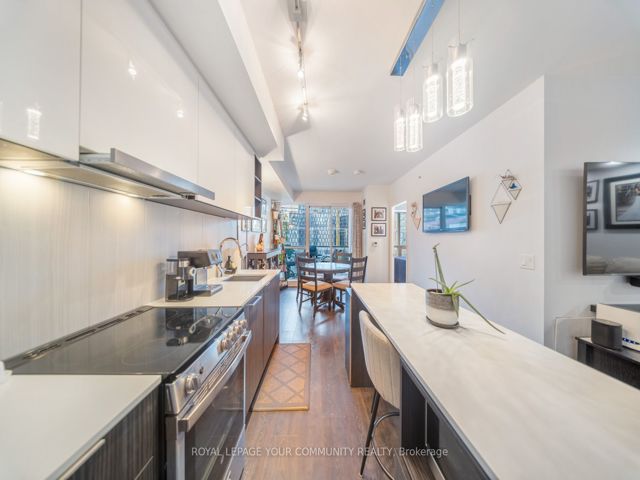 555 - 31 Tippett Rd