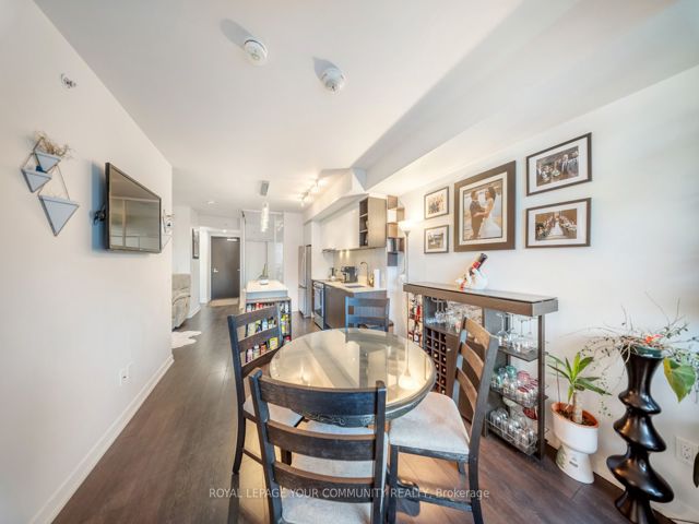 555 - 31 Tippett Rd