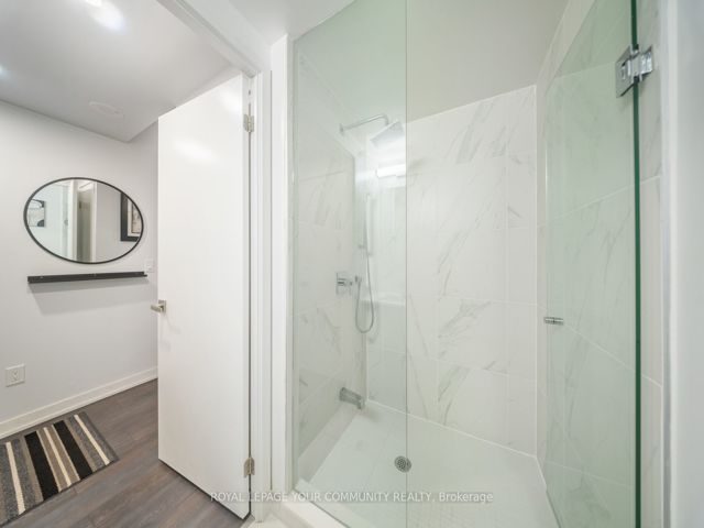 555 - 31 Tippett Rd